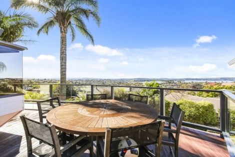 Photo of property in 94 Luckens Road, West Harbour, Auckland, 0618