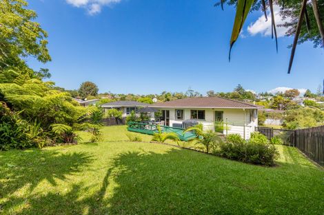 Photo of property in 16 Pankhurst Place, Sunnyvale, Auckland, 0612