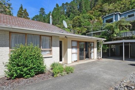 Photo of property in 2/110 Pinehaven Road, Pinehaven, Upper Hutt, 5019