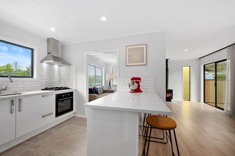 Photo of property in 8 Oldham Place, Browns Bay, Auckland, 0630