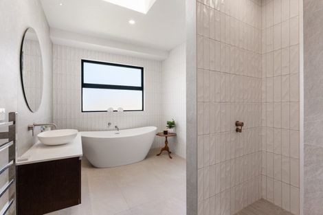 Photo of property in 2 Nisbet Terrace, Kinloch, Taupo, 3377