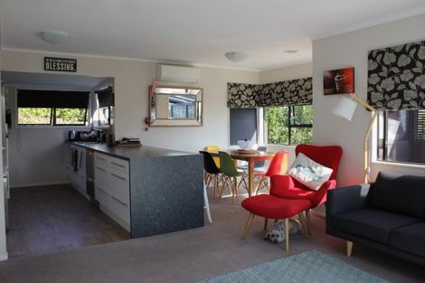 Photo of property in 90 William Bayes Place, Red Beach, 0932