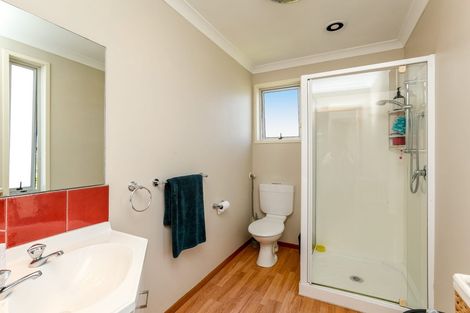 Photo of property in 4 Holloway Road, Omata, New Plymouth, 4374