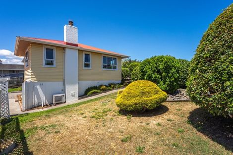 Photo of property in 10 Walton Road, Paraparaumu Beach, Paraparaumu, 5032