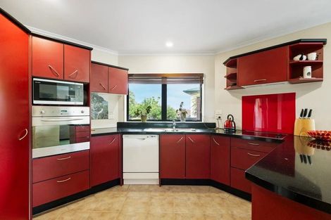 Photo of property in 320 Hill Road, The Gardens, Auckland, 2105