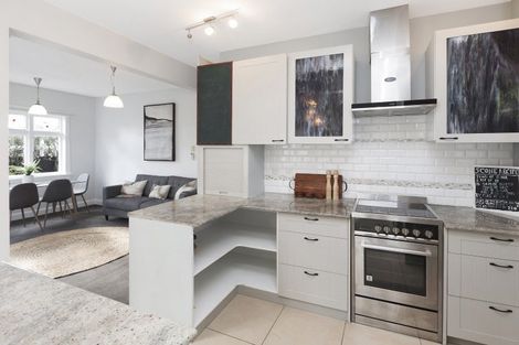 Photo of property in 1/31 Young Street, Somerfield, Christchurch, 8024