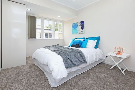 Photo of property in 2/13 Templeton Place, Clendon Park, Auckland, 2103