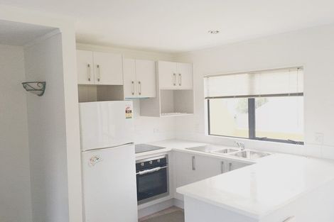 Photo of property in 27/8 Margan Avenue, New Lynn, Auckland, 0600