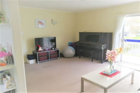 Photo of property in 59 Lavery Place, Sunnynook, Auckland, 0632