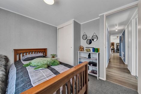 Photo of property in 1 Waihi Road, Hawera, 4610