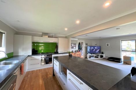 Photo of property in 10 Rene Place, Sunnyhills, Auckland, 2010