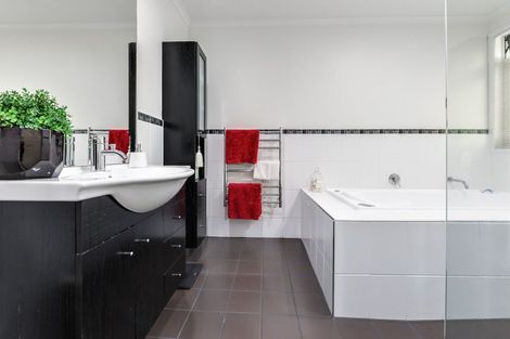 Photo of property in 40i Thackeray Street, Hamilton Lake, Hamilton, 3204