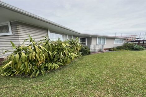 Photo of property in 37 Bruce Road, Glenfield, Auckland, 0629