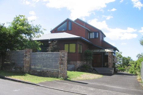 Photo of property in 1/335 Glenfield Road, Glenfield, Auckland, 0629