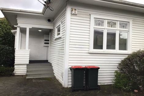 Photo of property in 57 Omahu Road, Greenlane, Auckland, 1051