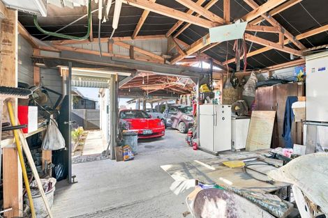 Photo of property in 33 Tongariro Street, Castlecliff, Whanganui, 4501
