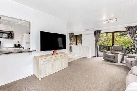 Photo of property in 35 Omapere Street, Whitby, Porirua, 5024