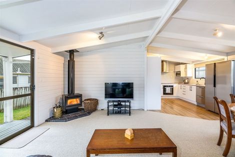 Photo of property in 100 Sturges Road, Henderson, Auckland, 0612