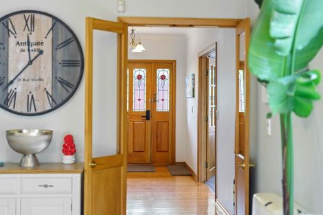 Photo of property in 30 Golf Road, Paraparaumu Beach, Paraparaumu, 5032