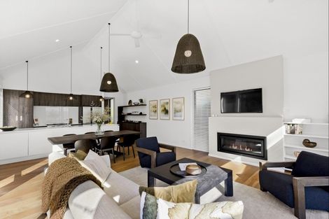 Photo of property in 27 Double Cone Road, Jacks Point, Queenstown, 9371