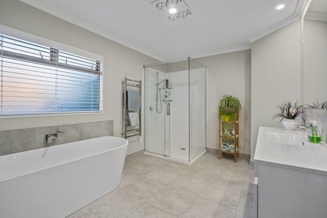 Photo of property in 20 Bayvista Close, Welcome Bay, Tauranga, 3112