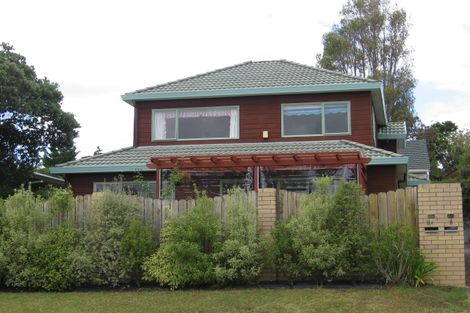 Photo of property in 1/8 Brian Avenue, Forrest Hill, Auckland, 0620