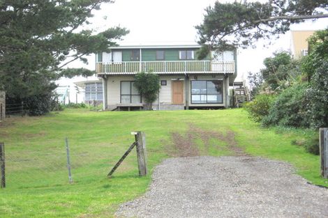 Photo of property in 104 Ocean Beach Road, Tairua, 3508