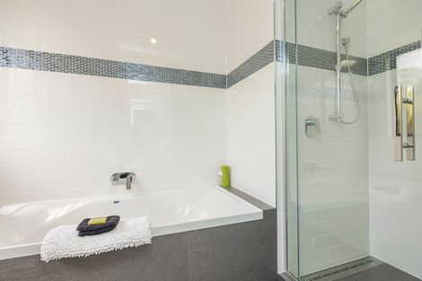 Photo of property in 118 Colombo Road, Waiuku, 2123