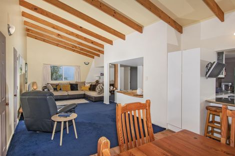 Photo of property in 14 Matakohe Place, Portland, Whangarei, 0178