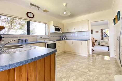 Photo of property in 9 Courtney Place, Pauanui, Hikuai, 3579