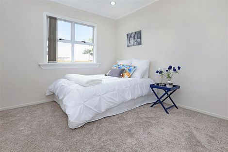Photo of property in 2/13 Templeton Place, Clendon Park, Auckland, 2103