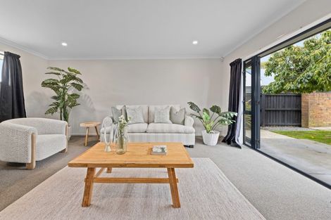 Photo of property in 24a Rue De La Mare, Parklands, Christchurch, 8083