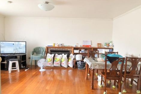 Photo of property in 26 Netherlands Avenue, Kelston, Auckland, 0602