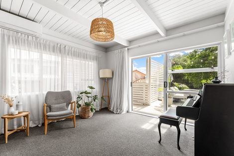 Photo of property in 122 Stanmore Bay Road, Stanmore Bay, Whangaparaoa, 0932