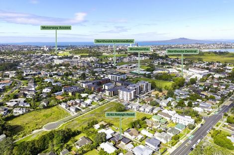 Photo of property in 2/41 Raleigh Road, Northcote, Auckland, 0627