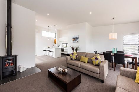 Photo of property in 53 Totara Terrace, Wanaka, 9305