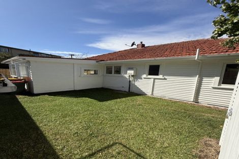 Photo of property in 16 Hursthouse Street, Vogeltown, New Plymouth, 4310