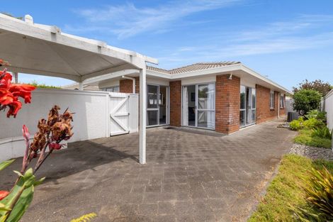 Photo of property in 1 Azalea Dell, Mount Maunganui, 3116