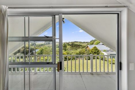 Photo of property in 120 Kawiu Road, Levin, 5510