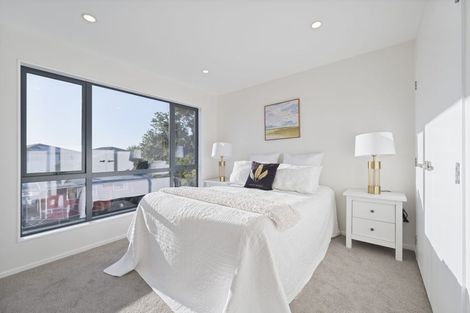 Photo of property in 35c Hereford Street, Te Atatu Peninsula, Auckland, 0610