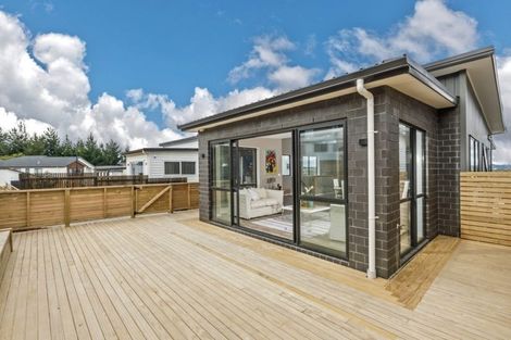 Photo of property in 29 Ascension Crescent, Orewa, 0931