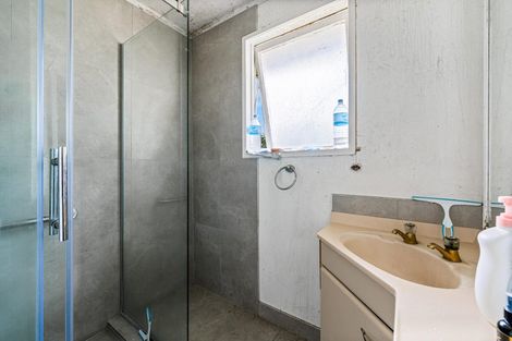 Photo of property in 62 Harmel Road, Glendene, Auckland, 0602