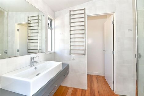 Photo of property in 37 Gledstane Road, Stanmore Bay, Whangaparaoa, 0932