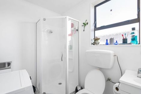 Photo of property in 40 West Coast Road, Glen Eden, Auckland, 0602