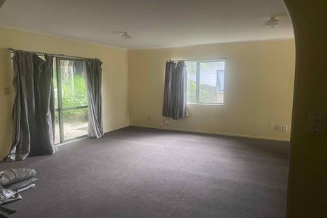 Photo of property in 4/8 Eulogy Place, Randwick Park, Auckland, 2105