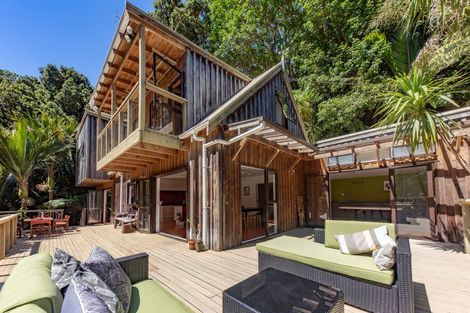 Photo of property in 40 Lone Kauri Road, Karekare, New Lynn, 0772