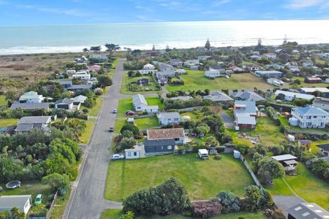 Photo of property in 24 Kitchener Street, Te Horo Beach, Otaki, 5581