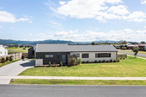 Photo of property in 2 Motutere Drive, Matarangi, 3592