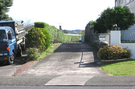 Photo of property in 5 Essex Street, Te Atatu South, Auckland, 0610