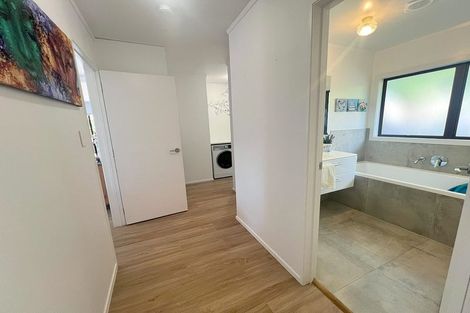 Photo of property in 2/24 Hattaway Avenue, Bucklands Beach, Auckland, 2012